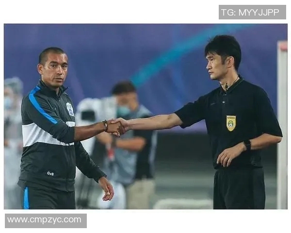 大连队迎战广东富力全力争胜展现球队实力与斗志